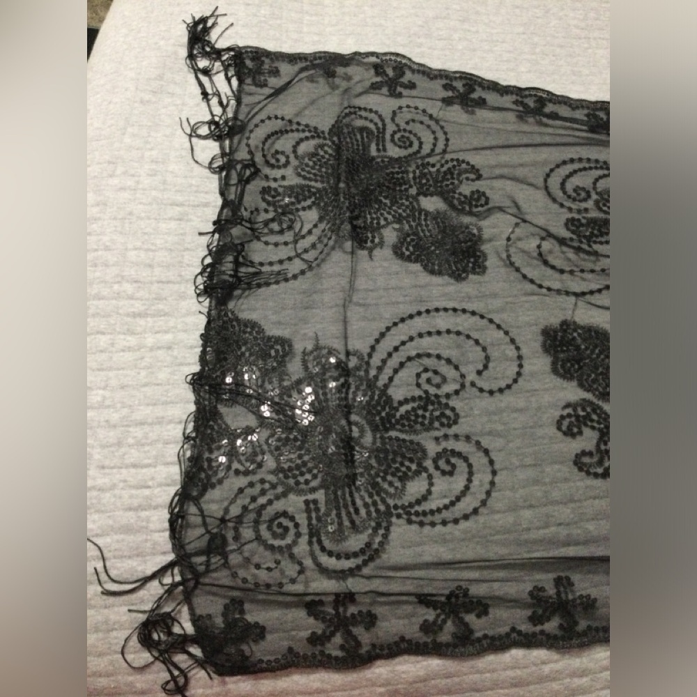 Vimate Black Sequin Shawl - Picture 4 of 6